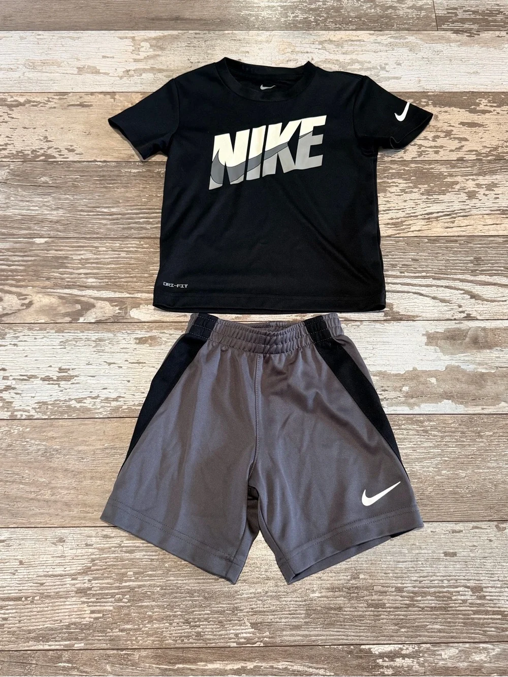 Nike Black and Gray Boys Athletic Shorts and T-Shirt Set Size 4T